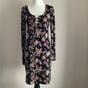 Forever 21 Black Floral Stretch Fitted Dress